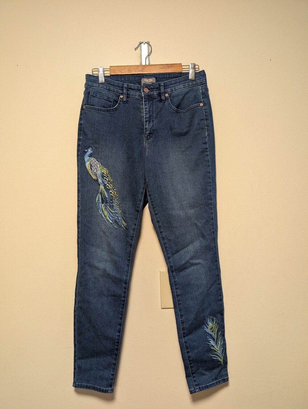 Martha Stewart Size 8 Embroidered Peacock Straight Leg Jeans Dark Wash